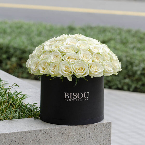 ‘Carina’ large drum box consisting of roses